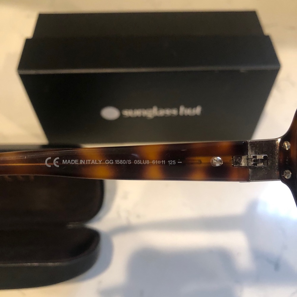 Authentic Gucci sunglasses - Picture 6 of 8